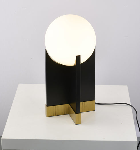 Bethel International in Satin Brass and Black Table Lamp Model: MU134CT16BR