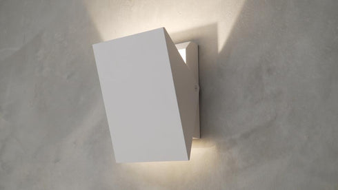 ET2 Alumilux Tilt Outdoor Wall Mount in White Finish Model: E41333-WT