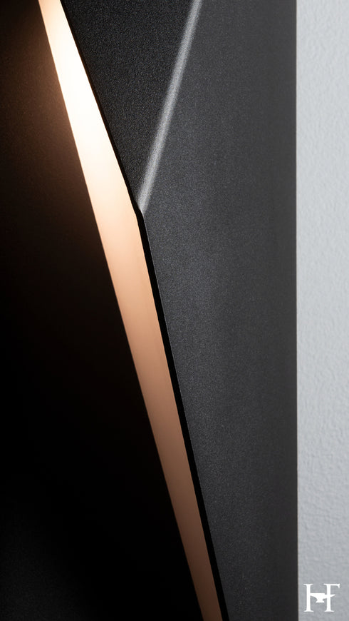 Hubbardton Forge Carbon Small Outdoor Sconce in Coastal Black Finish Model: 302042-SKT-RGT-80