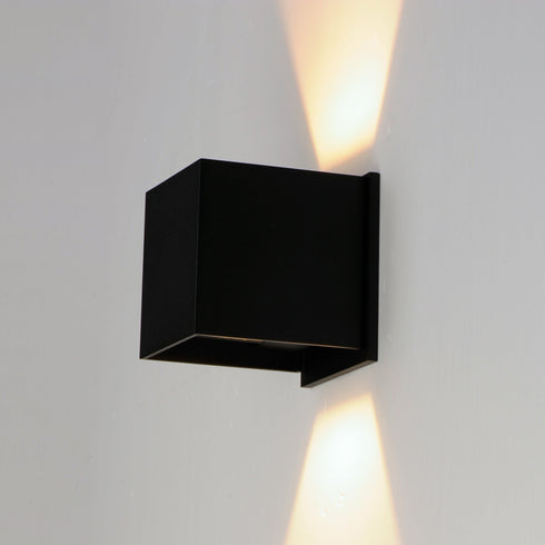 ET2 Alumilux Cube Wall Sconce Model: E41308-BK