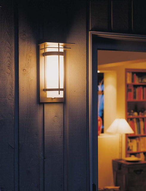 Hubbardton Forge Banded With Top Plate Outdoor Sconce Model: 305993-SKT-73-GG0034