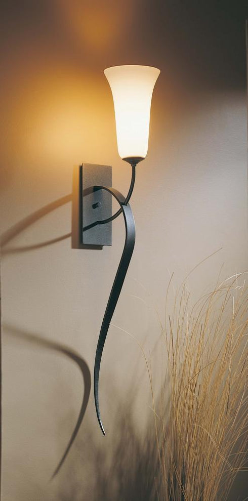 Hubbardton Forge Sweeping Taper Large Sconce Model: 204527-SKT-03-HH0025