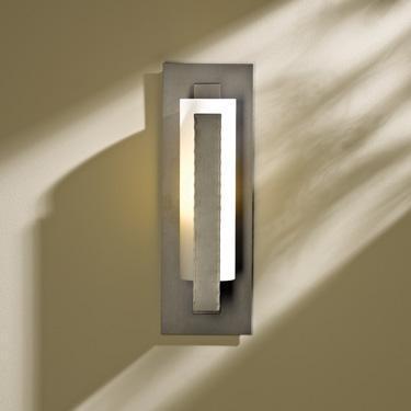 Hubbardton Forge Vertical Bar Sconce Model: 217185-SKT-05-HH0065