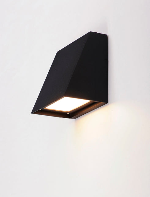 Maxim Pathfinder LED Outdoor Wall Sconce Model: 52120BK